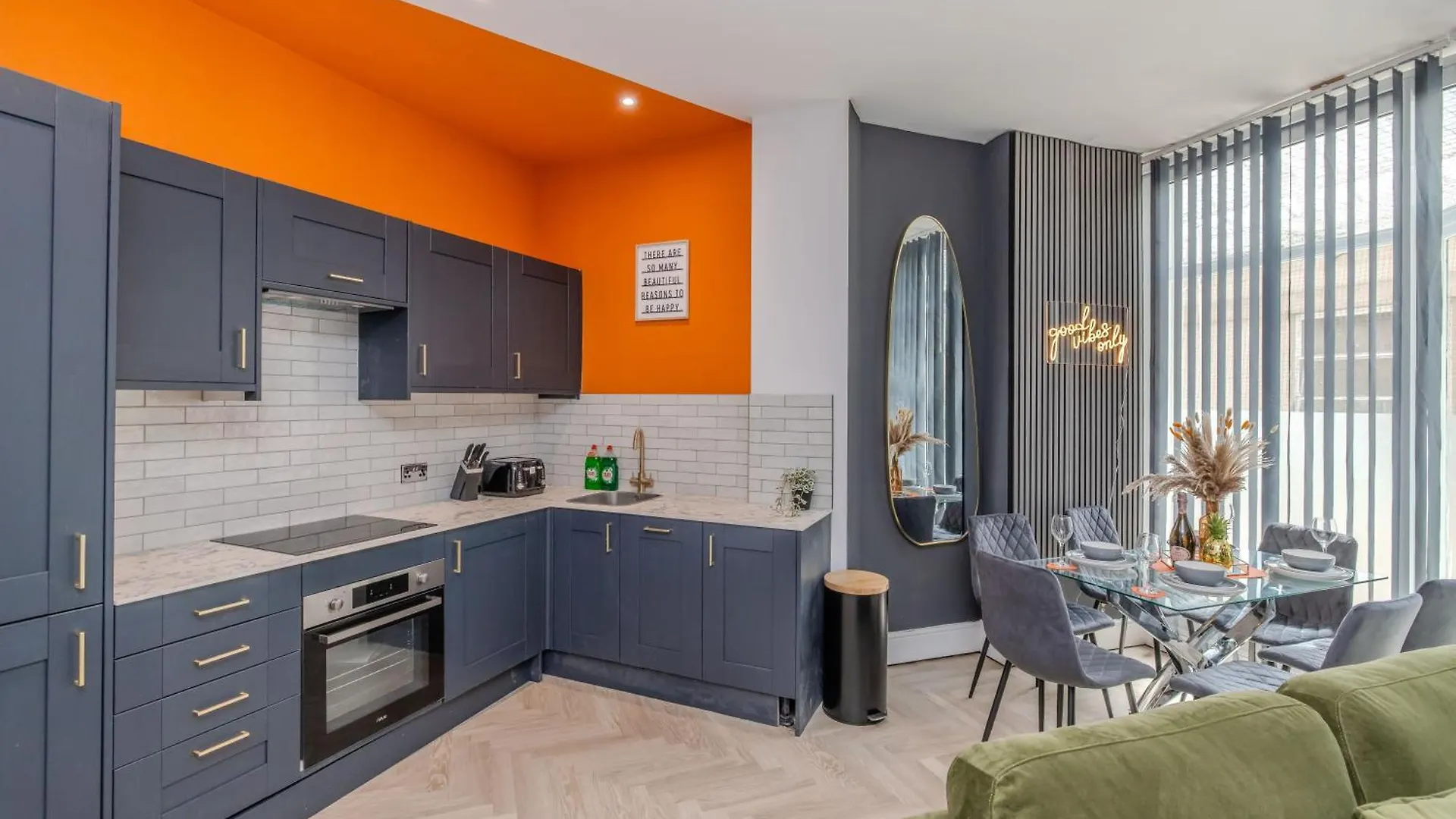 Perfect Holiday Apartment I 3 Bedroom I Next To Beach I Sleep 10 Brighton Storbritannien