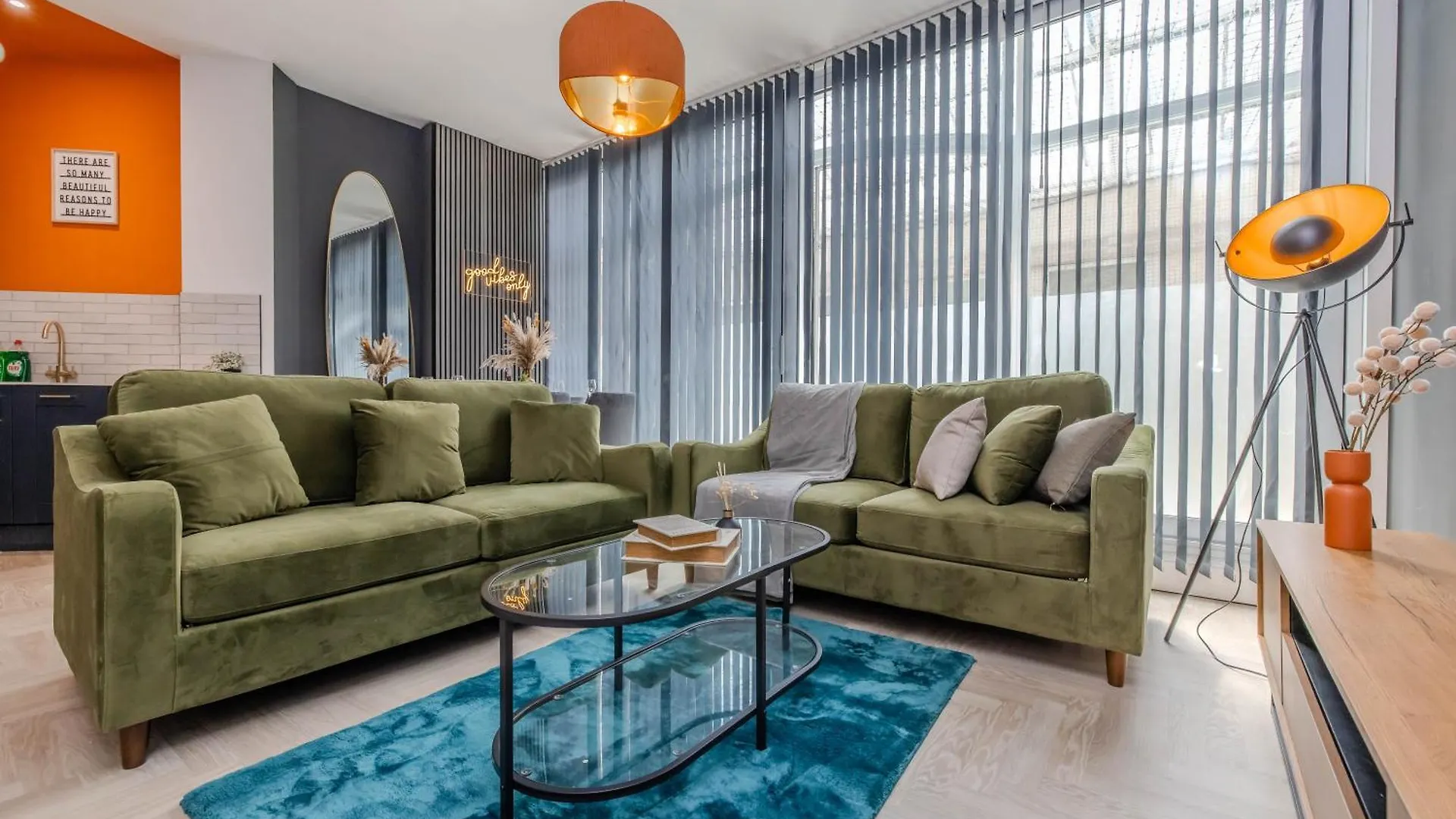 Perfect Holiday Apartment I 3 Bedroom I Next To Beach I Sleep 10 Brighton