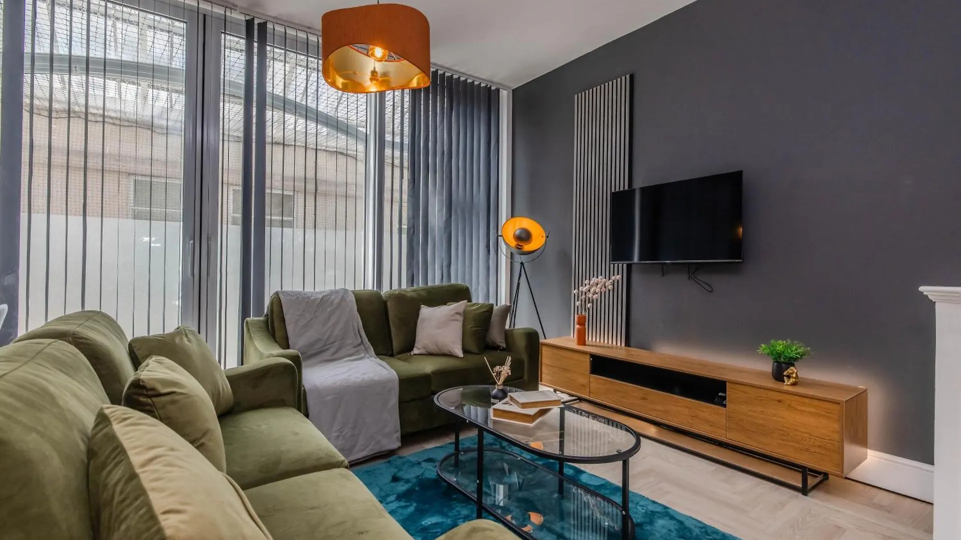 Perfect Holiday Apartment I 3 Bedroom I Next To Beach I Sleep 10 브라이턴 0*,  영국